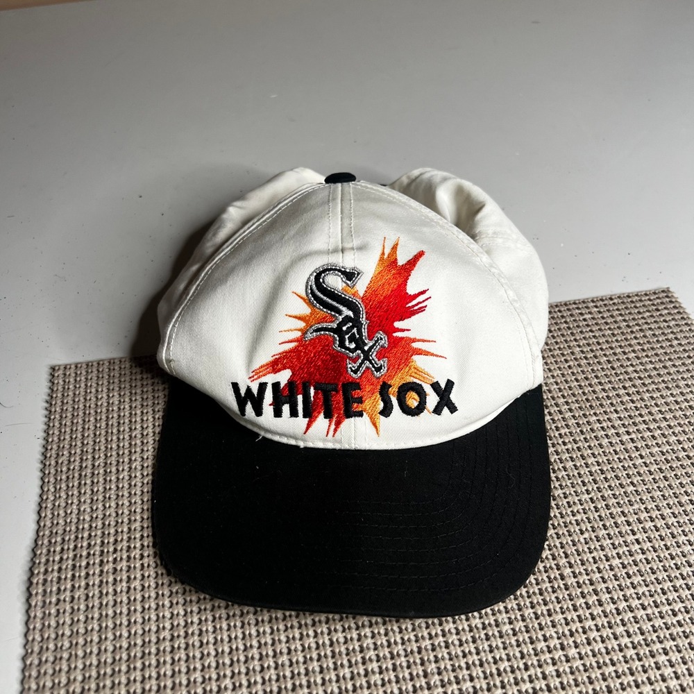 Vintage Chicago White Sox MLB Genuine Merchandise Snapback Hat White Black Fire